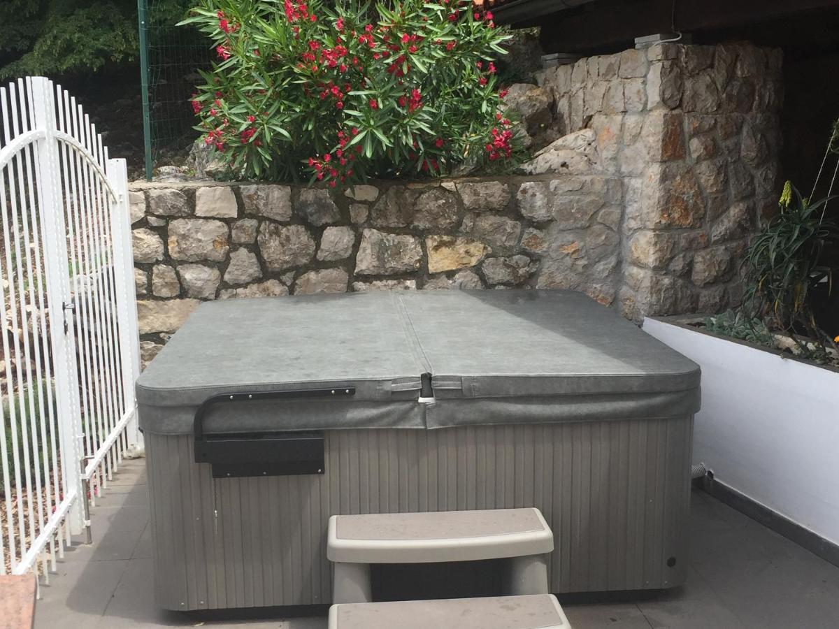 Tramuntana Holiday Home Porozina Esterno foto