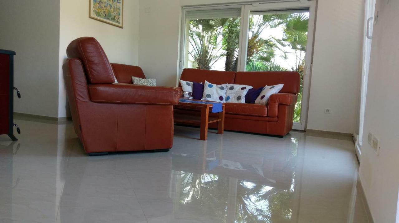 Tramuntana Holiday Home Porozina Esterno foto