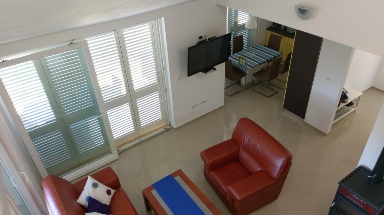 Tramuntana Holiday Home Porozina Esterno foto