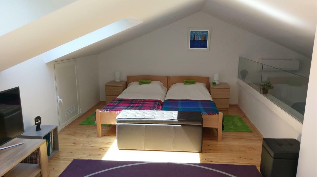 Tramuntana Holiday Home Porozina Esterno foto
