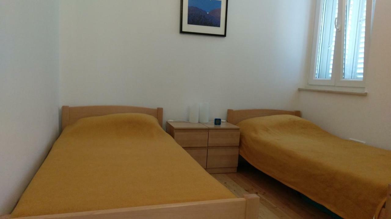 Tramuntana Holiday Home Porozina Esterno foto